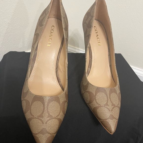 Coach pumps - Picture 6 of 8